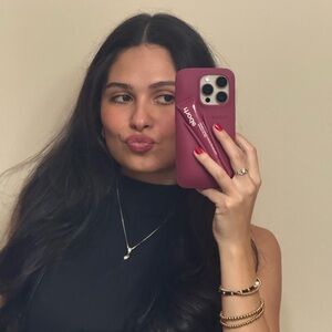 Meet your Posher, Caroline